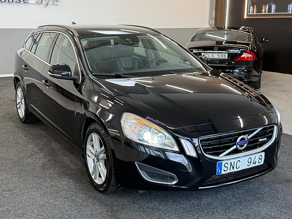 Volvo V60 2 of 20