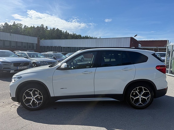 BMW X1 4 of 5