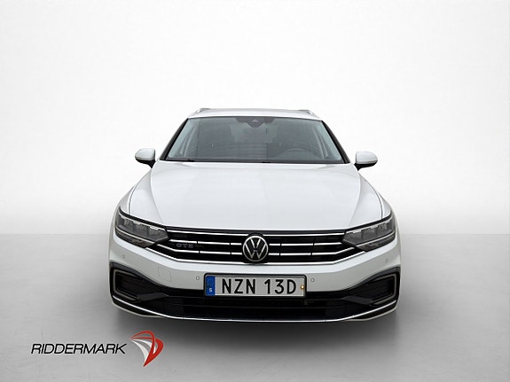 Volkswagen Passat 2 of 5
