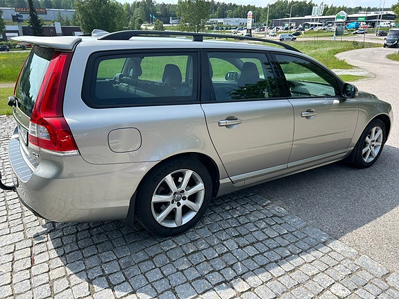Volvo V70 5 of 5