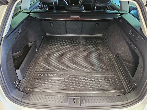 Volkswagen Passat Alltrack 4 of 5