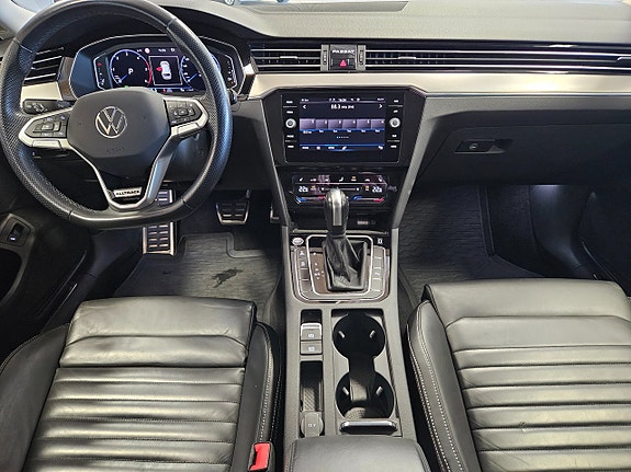 Volkswagen Passat Alltrack 9 of 11