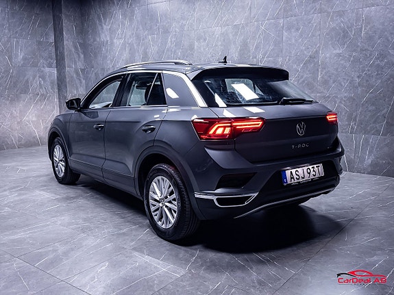 Volkswagen T-Roc 5 of 5