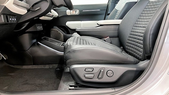 Kia EV4 16 of 19