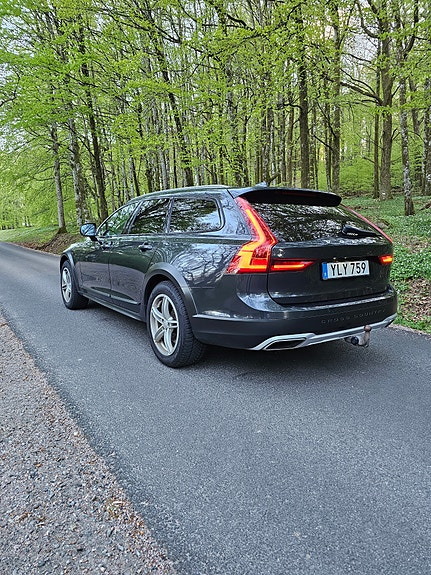 Volvo V90 Cross Country 4 of 5