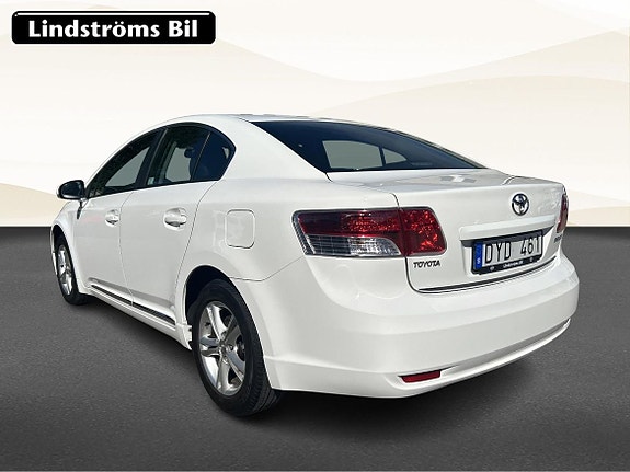 Toyota Avensis 4 of 5