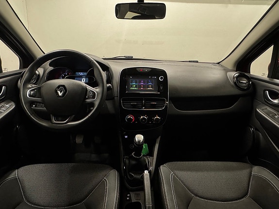 Renault Clio 12 of 19