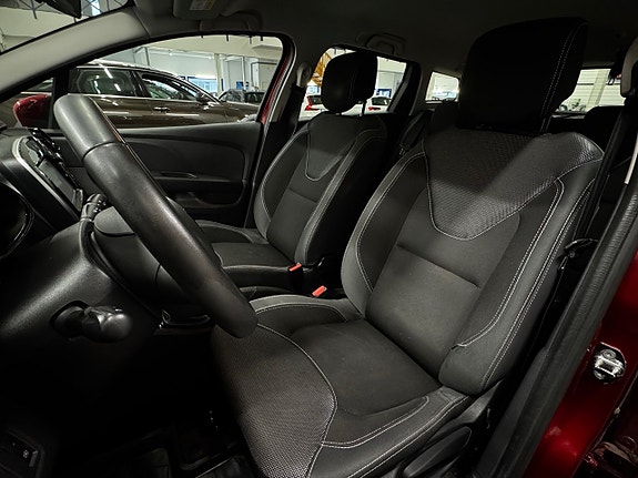 Renault Clio 10 of 19