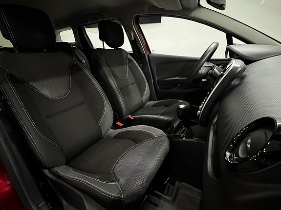 Renault Clio 8 of 19