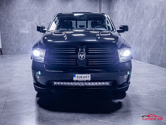Dodge RAM 1500 2 of 5