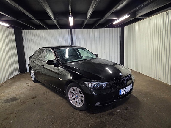 BMW 320i 6 of 11