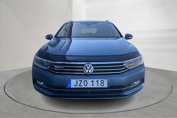 Volkswagen Passat 2 of 5