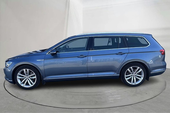Volkswagen Passat 3 of 5