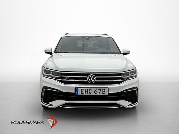 Volkswagen Tiguan 2 of 5