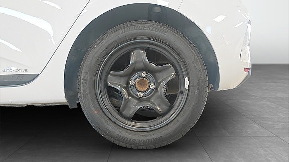 Renault Clio 9 of 16