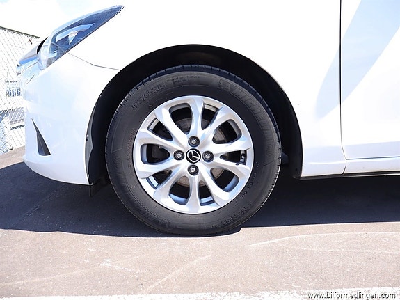 Mazda 2 15 of 20
