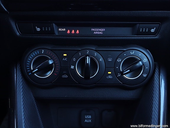 Mazda 2 11 of 20