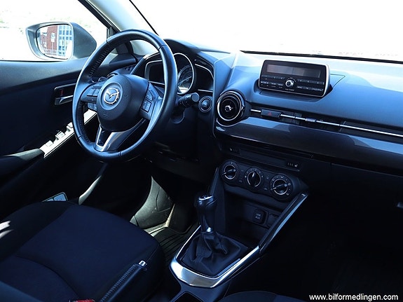 Mazda 2 7 of 20