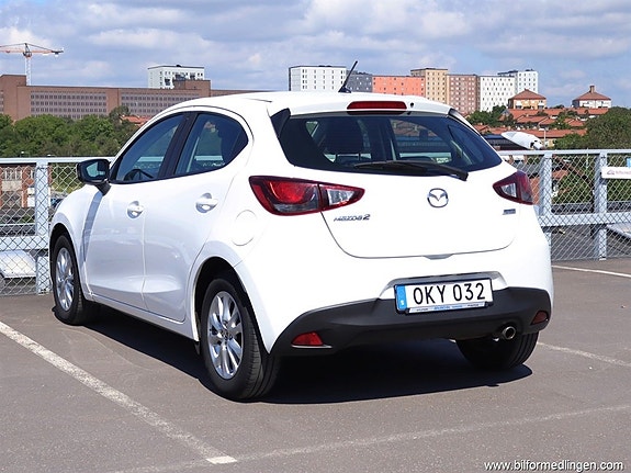 Mazda 2 4 of 5