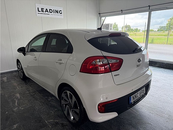 Kia Rio 2 of 5