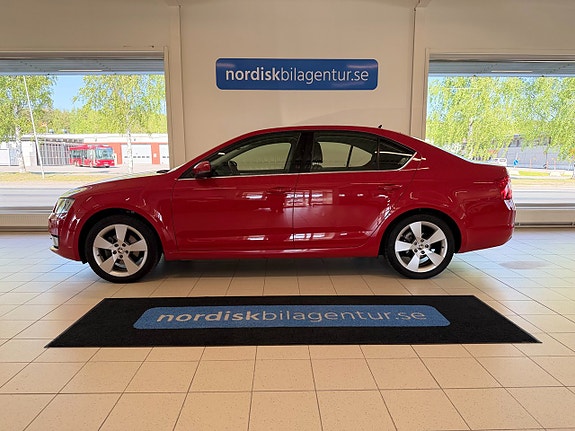 Skoda Octavia 2 of 5