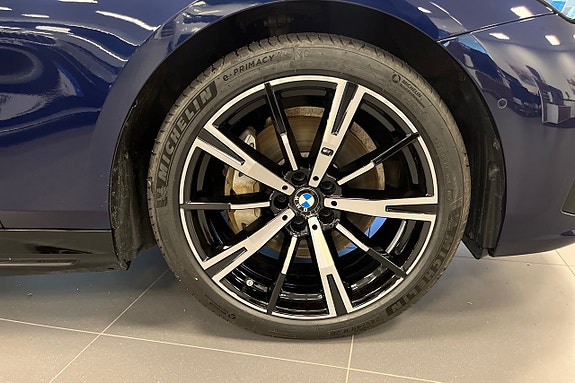 BMW i5 15 of 19