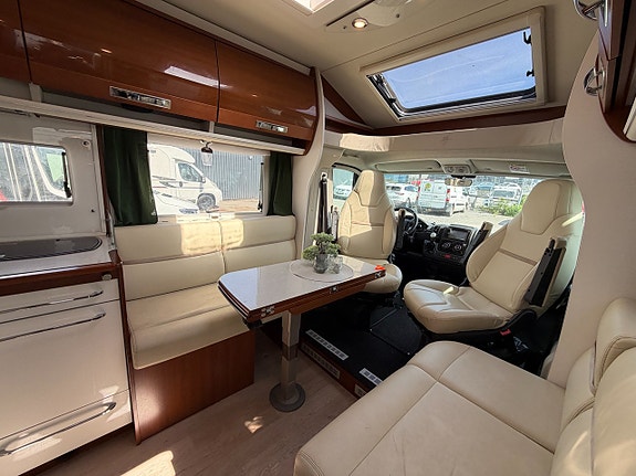 Rapido S70 7096F Queenbed - Automat - Alde - Ny kamrem - Lyx - Solcell! 7 of 17