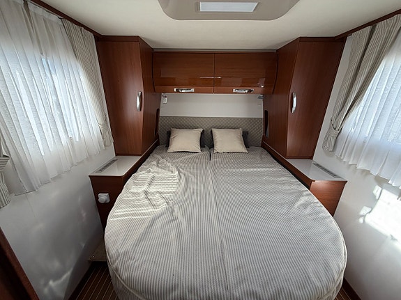 Rapido S70 7096F Queenbed - Automat - Alde - Ny kamrem - Lyx - Solcell! 13 of 17