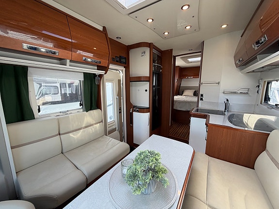 Rapido S70 7096F Queenbed - Automat - Alde - Ny kamrem - Lyx - Solcell! 10 of 17