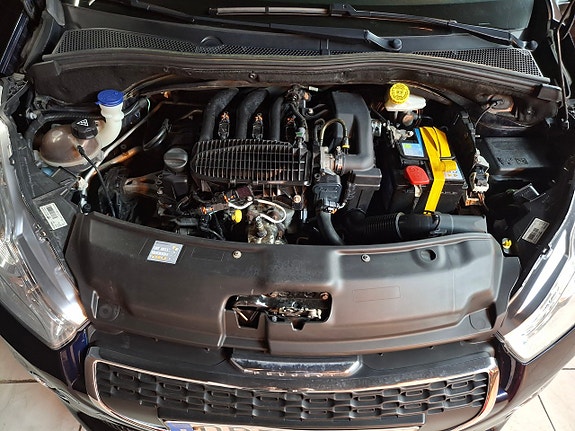 Peugeot 208 9 of 11
