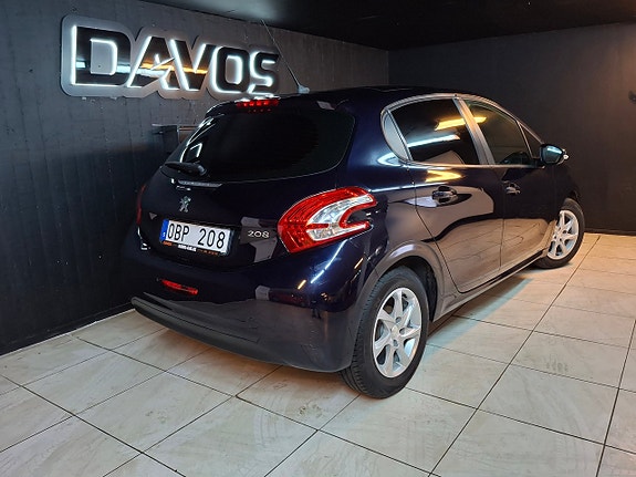 Peugeot 208 4 of 5