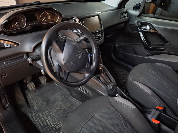 Peugeot 208 10 of 11
