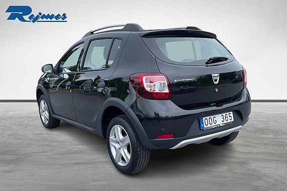 Dacia Sandero 3 of 5