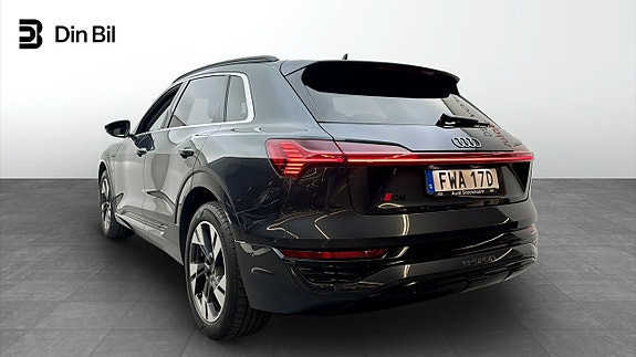 Audi Q8 e-tron 3 of 5
