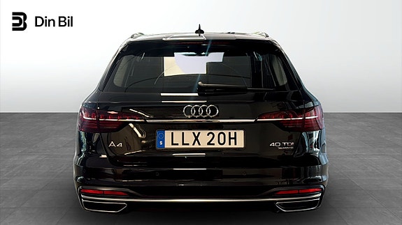 Audi A4 5 of 17