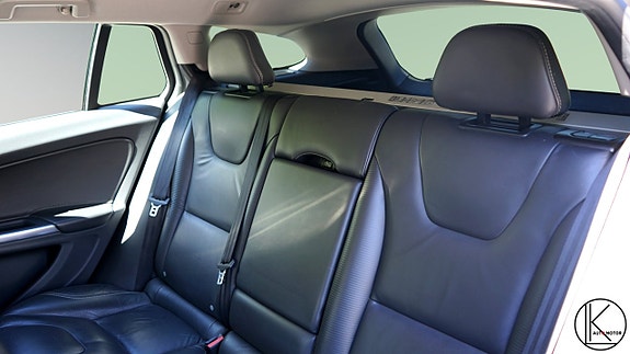 Volvo V60 17 of 23