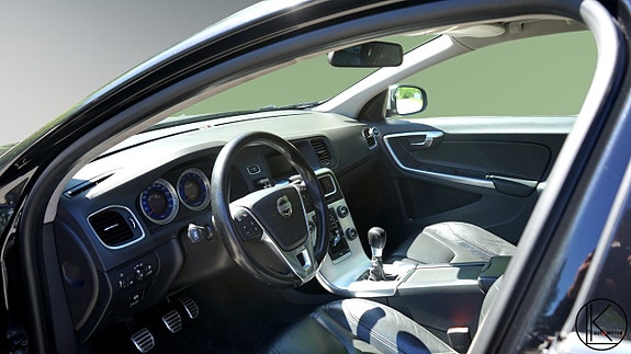 Volvo V60 5 of 23