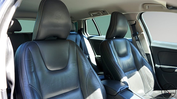 Volvo V60 15 of 23