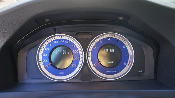 Volvo V60 8 of 23