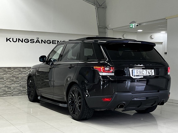 Land Rover Range Rover Sport 8 of 24