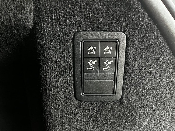 Land Rover Range Rover Sport 24 of 24
