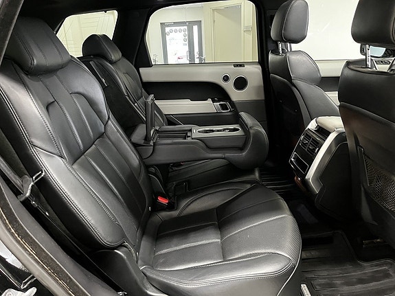 Land Rover Range Rover Sport 16 of 24