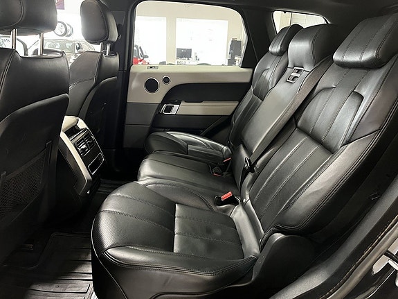 Land Rover Range Rover Sport 15 of 24