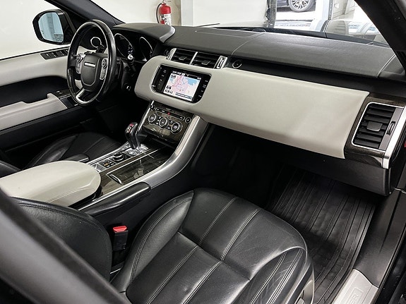 Land Rover Range Rover Sport 13 of 24
