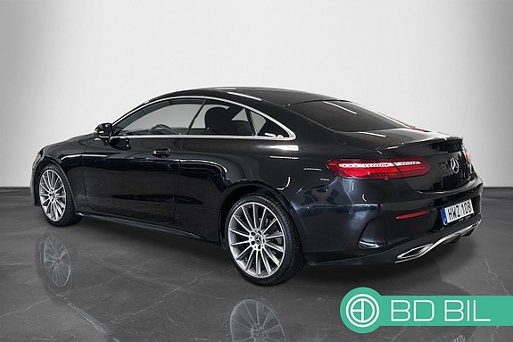 Mercedes-Benz E220 2 of 5