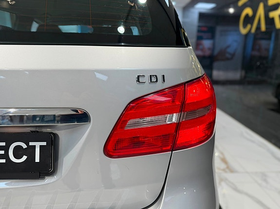 Mercedes-Benz B200 22 of 24
