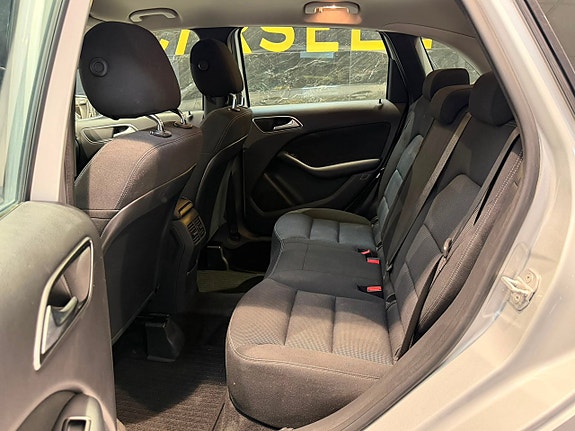 Mercedes-Benz B200 16 of 24