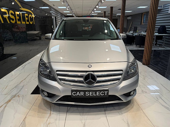 Mercedes-Benz B200 8 of 24