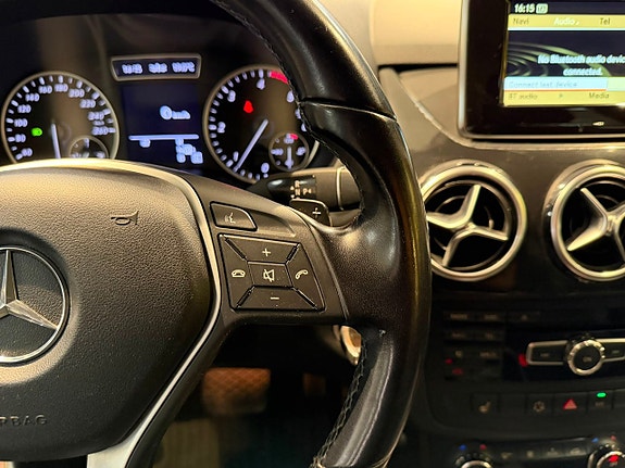 Mercedes-Benz B200 12 of 24