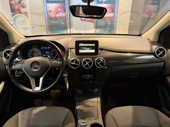 Mercedes-Benz B200 9 of 24